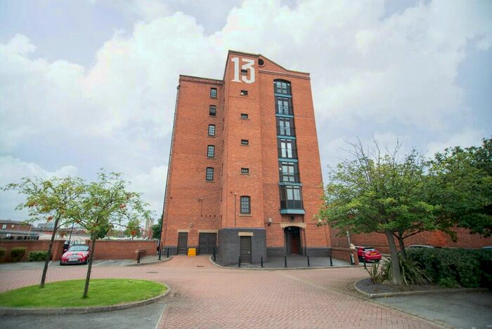 2 Bedroom Flat To Rent In Kingston Street, Hull, East Riding Of Yorkshire, HU1