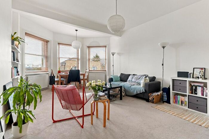 2 Bedroom Flat To Rent In West End Lane, London, NW6