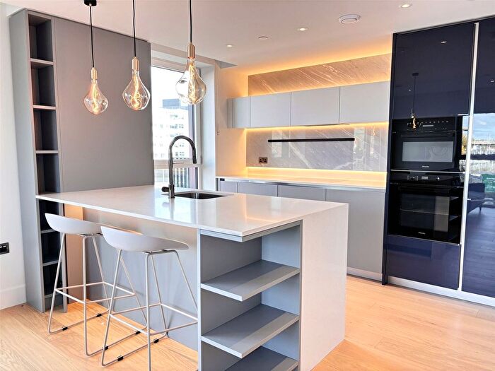 1 Bedroom Flat To Rent In Reflection Apartments, Cascade Way, White City Living, W12