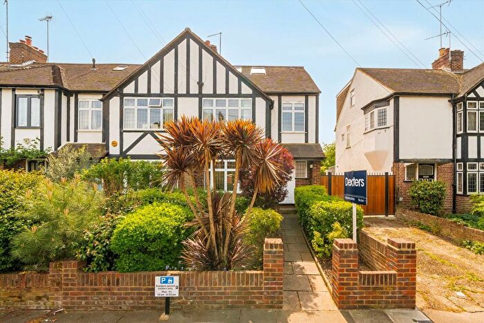 4 Bedroom Property To Rent In Ravensbourne Road, East Twickenham, TW1