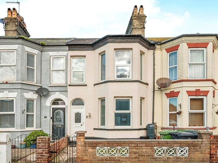 3 Bedroom Terraced House For Sale In Gordon Road, Great Yarmouth, NR31