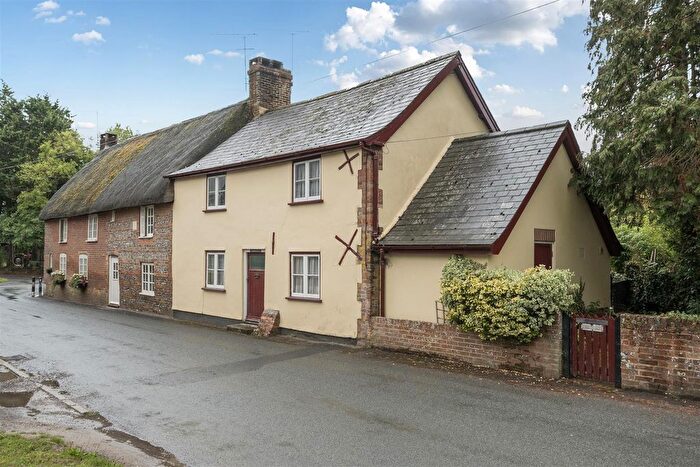 2 Bedroom End Of Terrace House For Sale In West Street, Shapwick, DT11