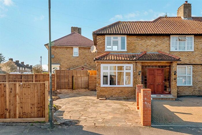 1 Bedroom Property For Sale In Lessness Road, Morden, SM4