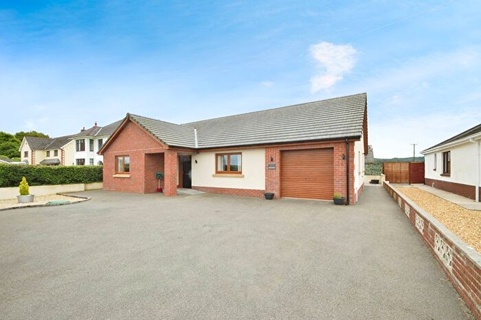 3 Bedroom Detached Bungalow For Sale In Llanddarog, Carmarthen, SA32