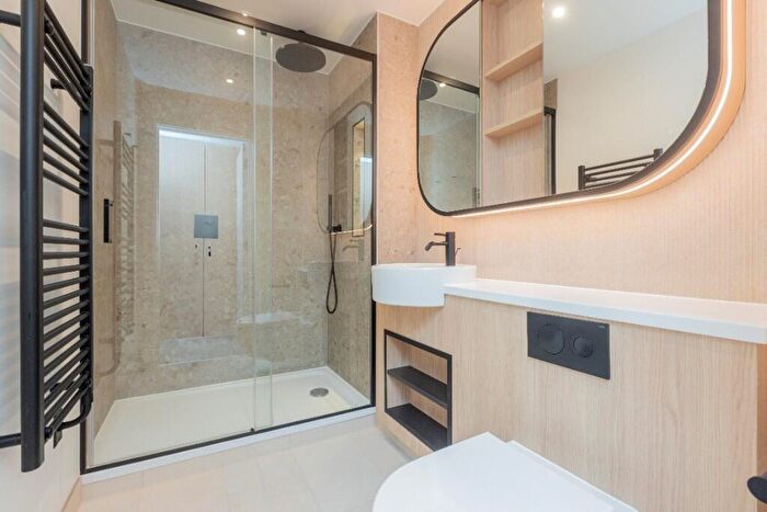 2 Bedroom Apartment To Rent In The Silkstream, West Hendon, NW9