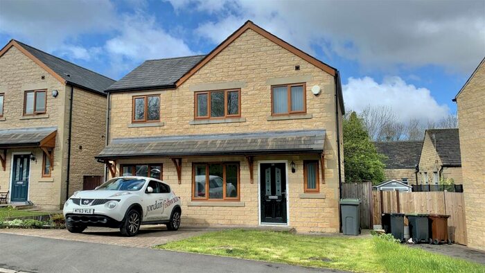 3 Bedroom House To Rent In Hazelwood Close, Hadfield, Glossop, SK13