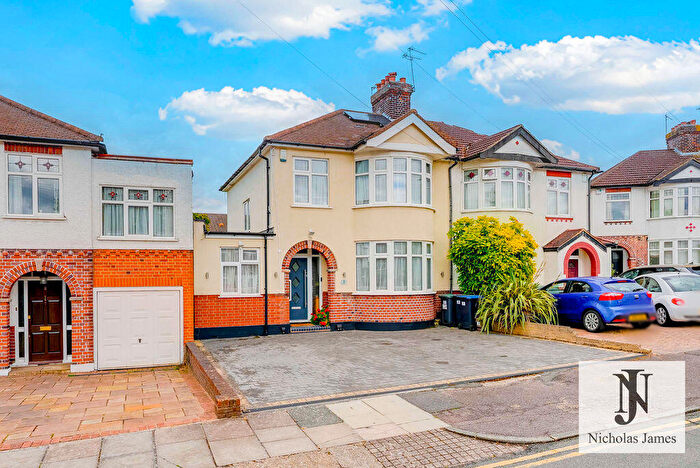 3 Bedroom Semi-Detached House For Sale In Hardy Way, Enfield, EN2