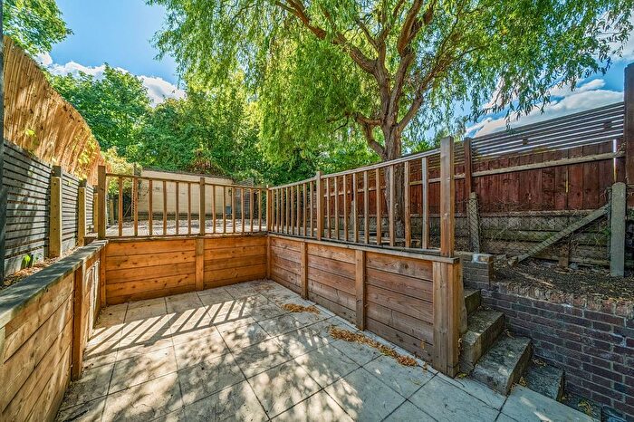 1 Bedroom Flat For Sale In Fernlea Road, Balham, London, SW12