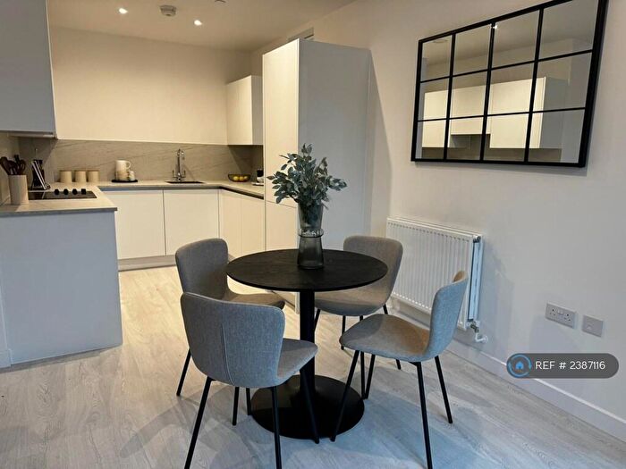 2 Bedroom Flat To Rent In Shearwater Drive, Hendon, NW9