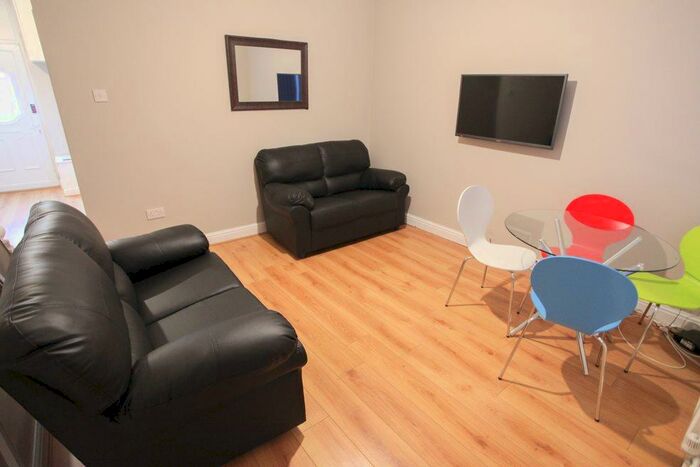 4 Bedroom Terraced House To Rent In Southdale Road, L15