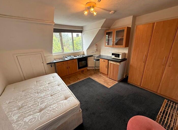 Flat To Rent In London, NW11