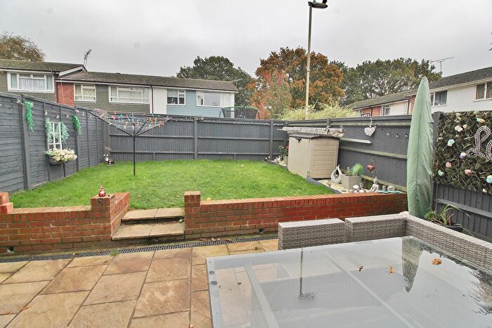 3 Bedroom End Of Terrace House For Sale In Bliss Close, Waterlooville, PO7