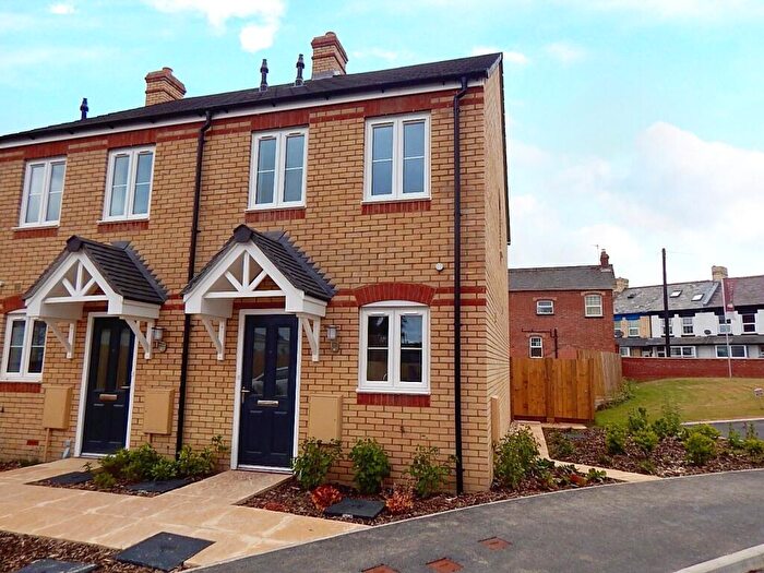 2 Bedroom End Of Terrace House To Rent In Sanderling Close, Barnstaple, Devon, EX32
