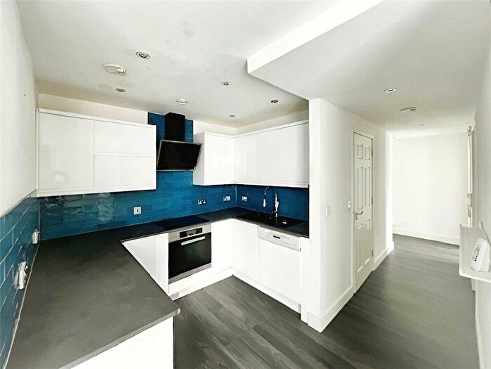 2 Bedroom Apartment For Sale In Witan Gate, Milton Keynes, Buckinghamshire, MK9