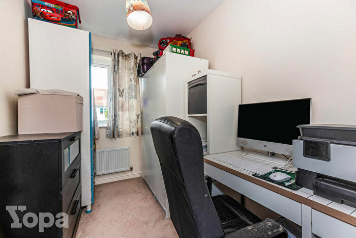 3 Bedroom End Of Terrace House For Sale In Lockwood Place, Dartford, DA1