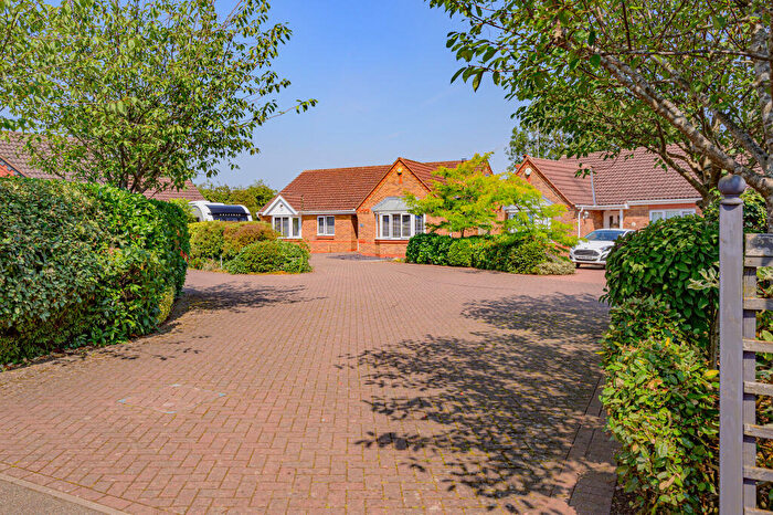 3 Bedroom Detached Bungalow For Sale In Bleaklow Close, Desborough, Kettering, NN14