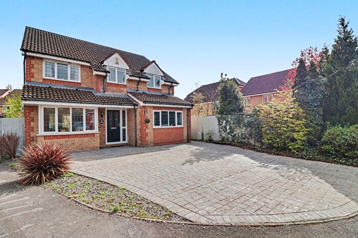 4 Bedroom Detached House For Sale In Strawberry Mead, Fair Oak, SO50