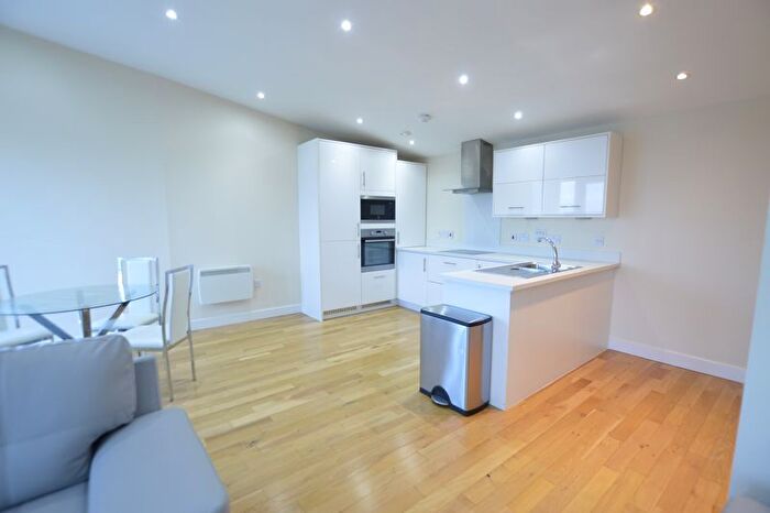 2 Bedroom Flat To Rent In Worsdell Drive, Gateshead, NE8