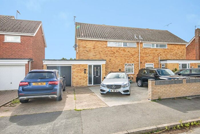 3 Bedroom Semi-detached House For Sale In Quebec Drive, Kesgrave, Ipswich, IP5