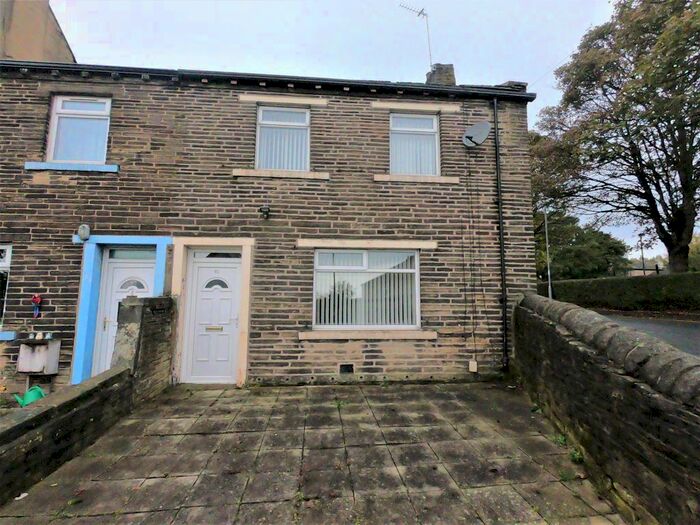 3 Bedroom Semi-Detached House To Rent In Smith Lane, Bradford, BD9