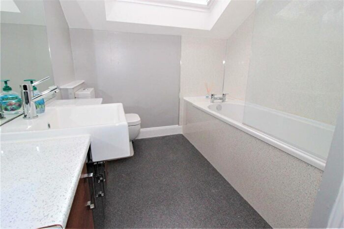 2 Bedroom Flat To Rent In Argyle Street, St. Andrews, KY16