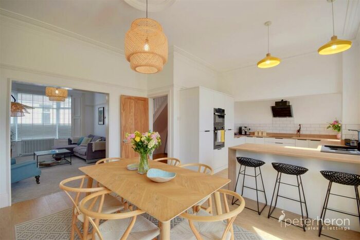 3 Bedroom Semi-Detached House For Sale In Henderson Road, St Gabriels, Sunderland, SR4