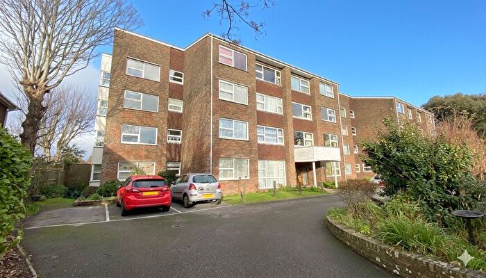 2 Bedroom Flat For Sale In Fulmer Court, Boundary Road, Worthing, West Sussex, BN11