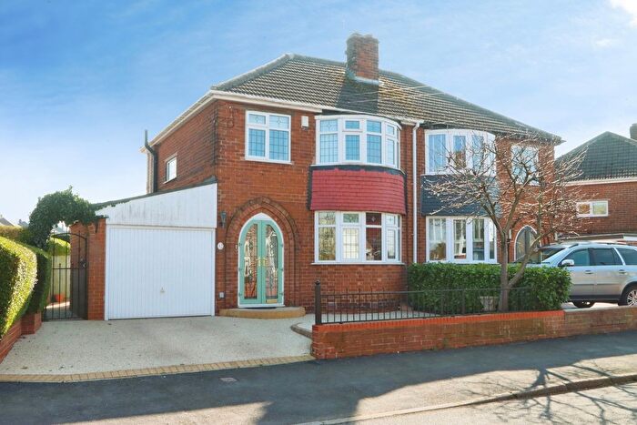 3 Bedroom Semi Detached House For Sale In Rosegarth Avenue, Aston, Sheffield, South Yorkshire, S26