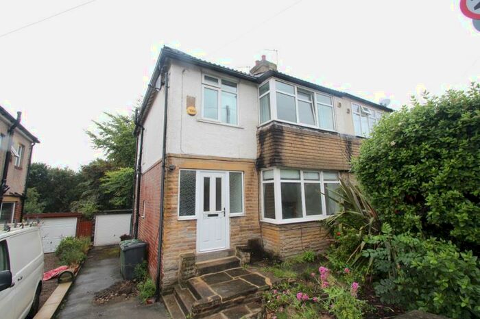 3 Bedroom Semi-Detached House To Rent In Haigh Wood Road, Cookridge, Leeds, LS16