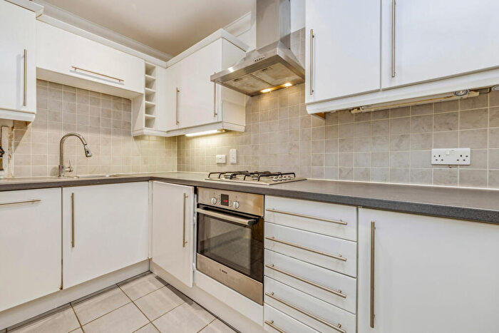 2 Bedroom Flat To Rent In Niche Place, Brook Road, Redhill, RH1