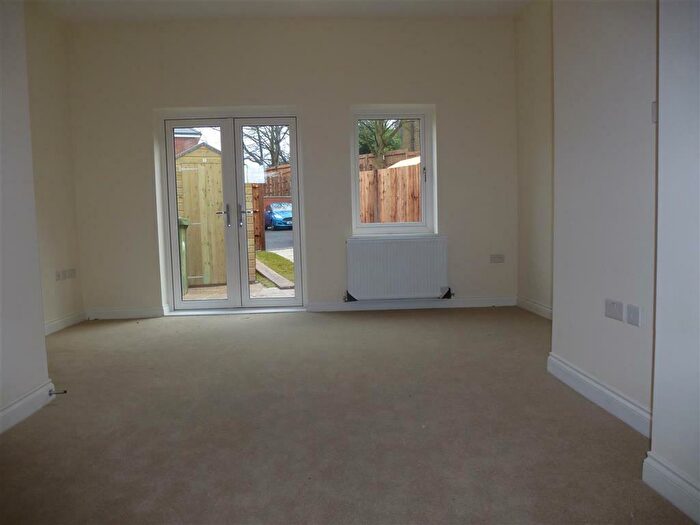 2 Bedroom House To Rent In Romsey Road, Southampton, SO16