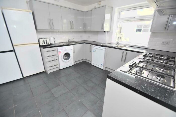 8 Bedroom House To Rent In Harriet Street, Cathays, Cardiff, CF24