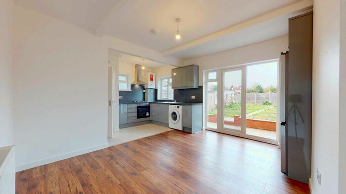 3 Bedroom Semi-Detached House To Rent In Spring Grove Road, Hounslow, TW3