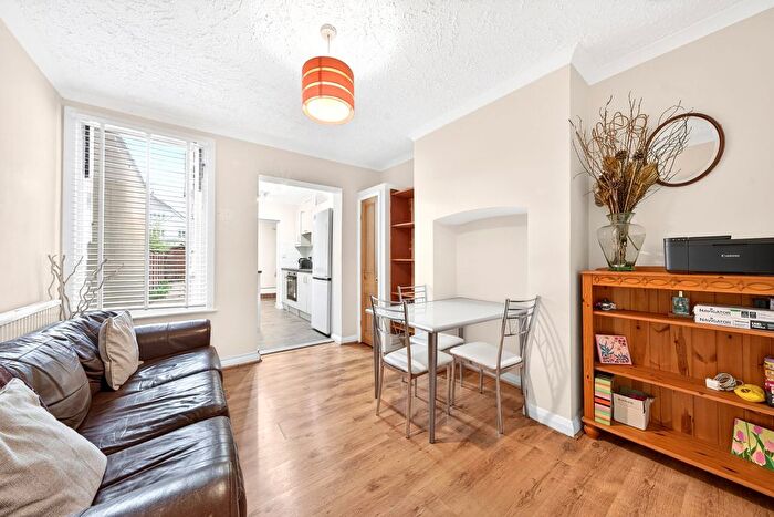 3 Bedroom Terraced House For Sale In Acacia Road, Guildford, GU1