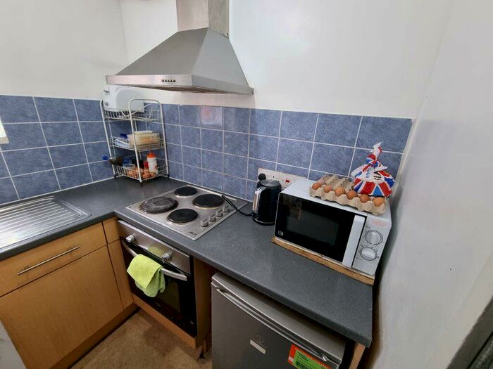 Flat To Rent In Queens Road, Leicester, LE2