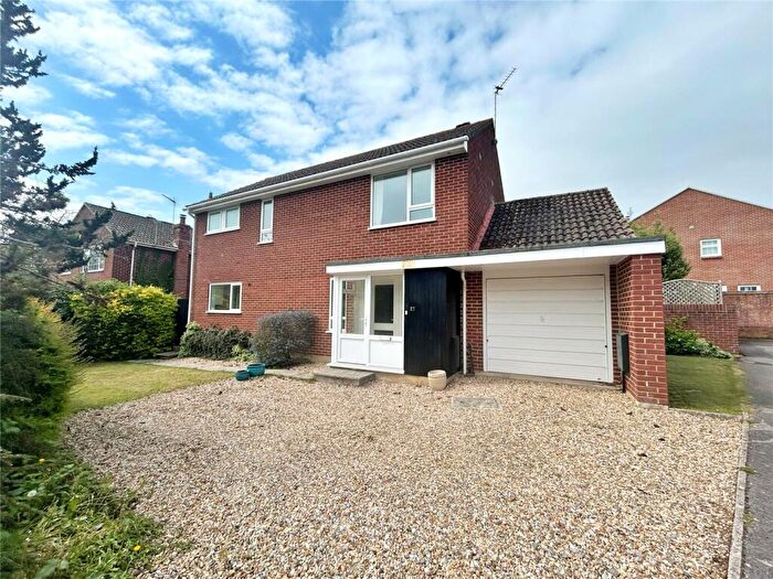 4 Bedroom Detached House For Sale In St. Marys Close, Bransgore, Christchurch, Hampshire, BH23