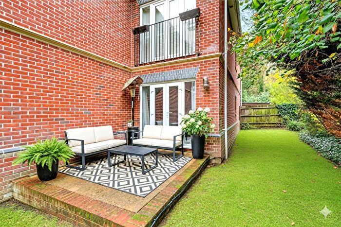 2 Bedroom Apartment For Sale In London Road, Windlesham, Surrey, GU20
