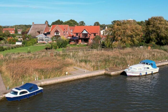 5 Bedroom Detached House For Sale In Stokesby, NR29