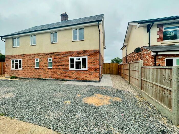 4 Bedroom Semi-Detached House To Rent In The Drift, Harlaxton, NG32