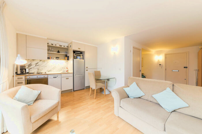 Apartment To Rent In Alaska Building, Deals Gateway, Deptford, London, SE13