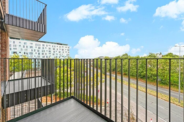 1 Bedroom Flat To Rent In Beacon Place, Milton Keynes, Buckinghamshire, MK2