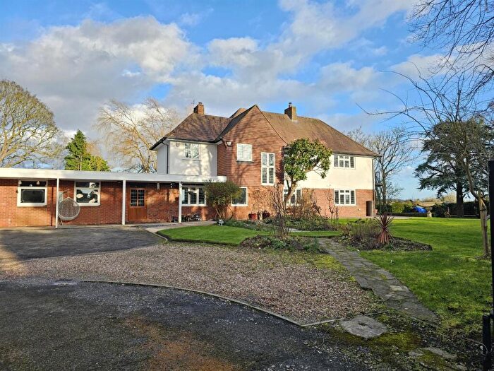 4 Bedroom Detached House For Sale In Sea Dyke Way, Marshchapel, DN36