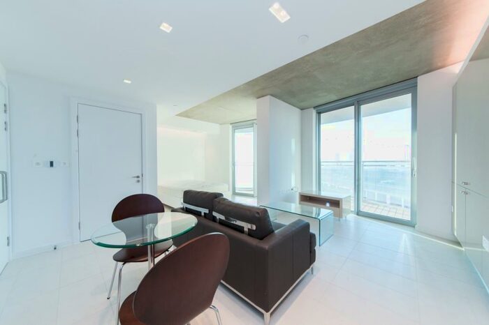 Studio To Rent In East Tower, Hoola, Royal Docks, E16