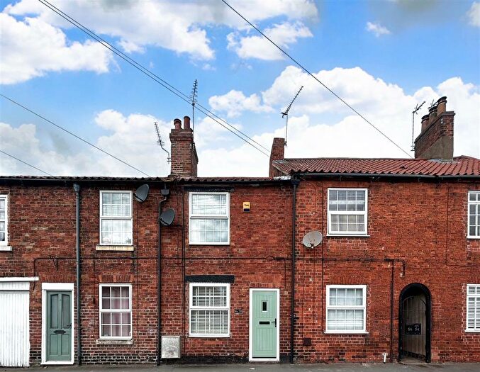 2 Bedroom Terraced House To Rent In Church Street, Bawtry, Doncaster, DN10
