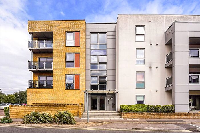 2 Bedroom Flat To Rent In St. Georges Grove, London, SW17