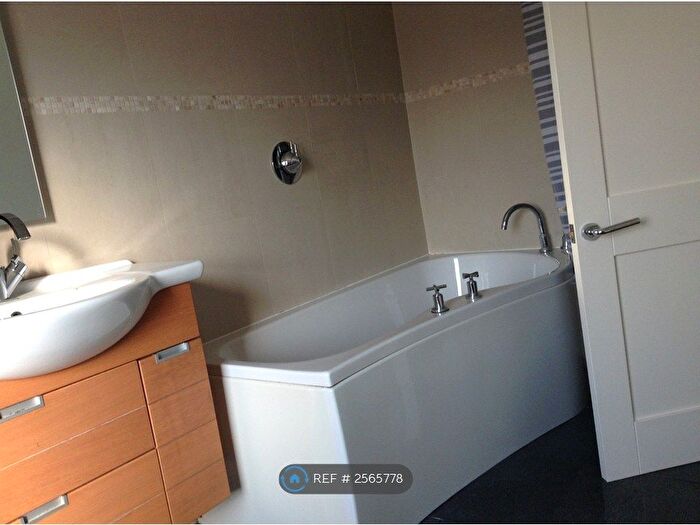 1 Bedroom Flat To Rent In Peabody Road, Farnborough, GU14