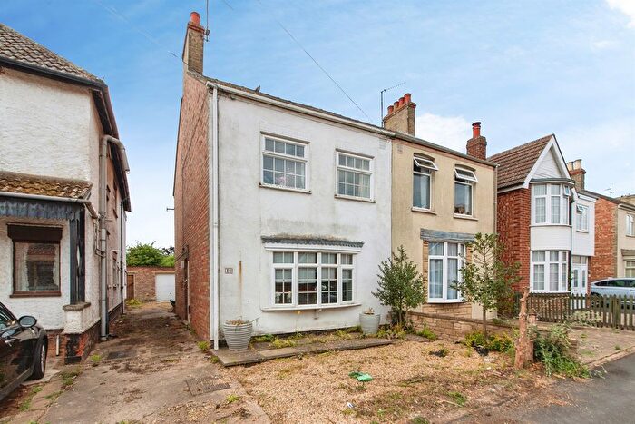 3 Bedroom Semi-Detached House For Sale In Albert Street, Spalding, PE11