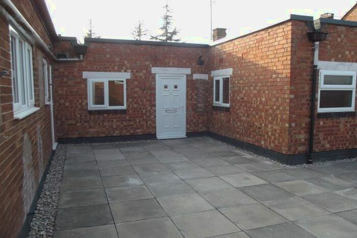 2 Bedroom Flat To Rent In B Alcester Road, Studley, B80