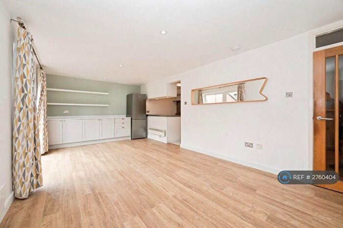 2 Bedroom Flat To Rent In Glenbuck Road, Surbiton, KT6