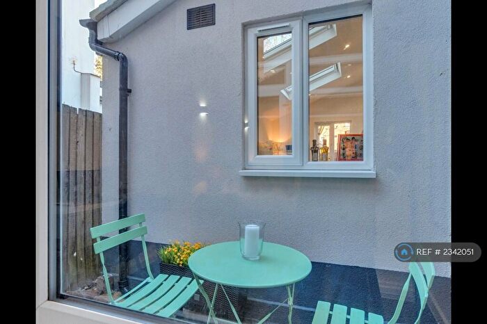 3 Bedroom Flat To Rent In Mount Road, London, NW4